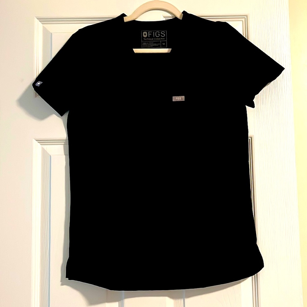 FIGS Catarina One Pocket Scrub Top NEW XS